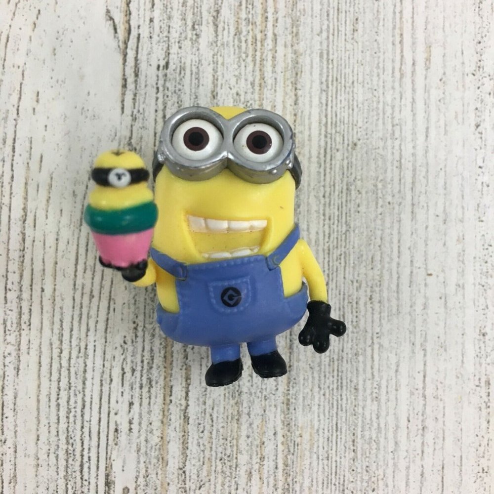 Minions Minion Cupcake Minifigure Collectible Action Figure Toys Kid Mystery